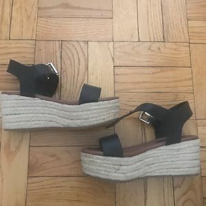 STEVE MADDEN SANDALS